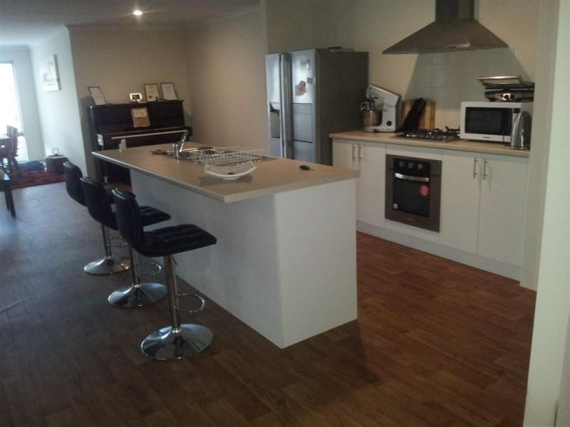 56 Highcliffe Circle, Lakelands WA 6180