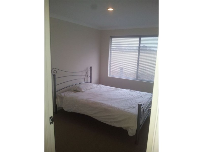 56 Highcliffe Circle, Lakelands WA 6180