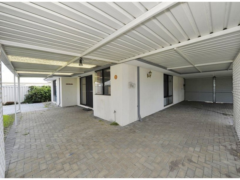 9 Muntries Place, Halls Head WA 6210