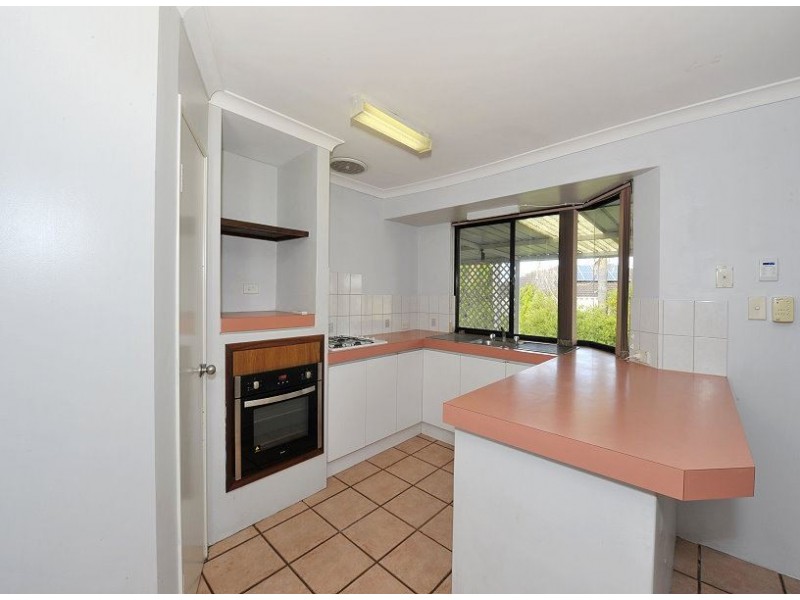 9 Muntries Place, Halls Head WA 6210