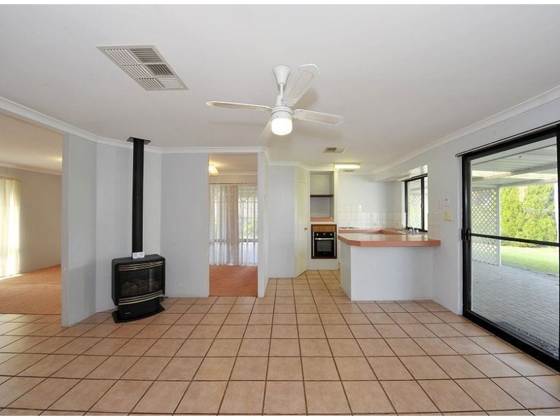 9 Muntries Place, Halls Head WA 6210