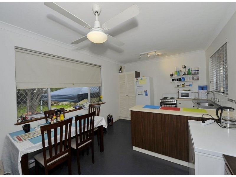 22 Scrivener Place, Halls Head WA 6210