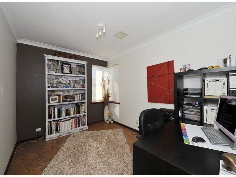 3 Columbia Close, Halls Head WA 6210