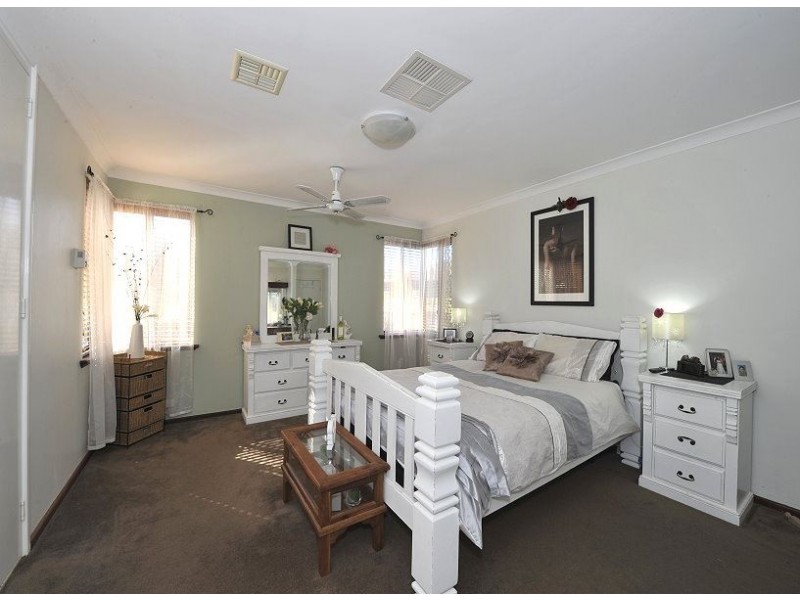 3 Columbia Close, Halls Head WA 6210