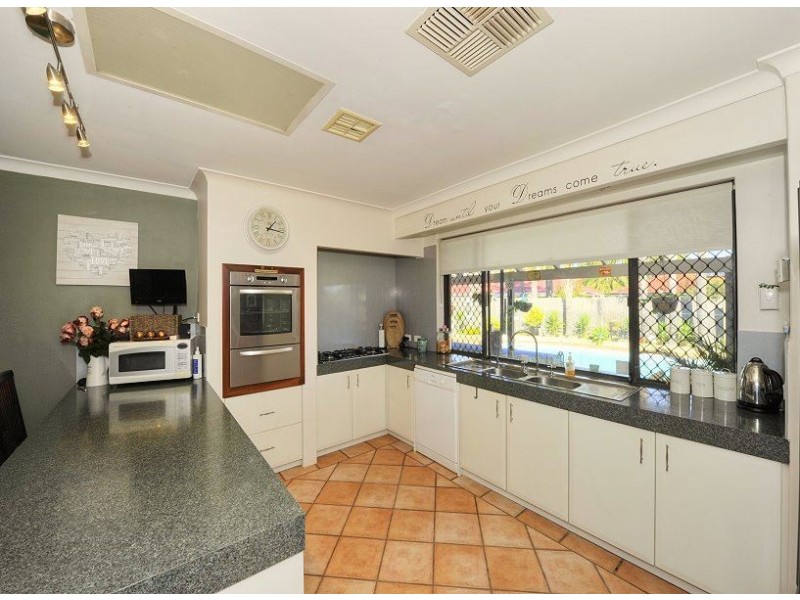 3 Columbia Close, Halls Head WA 6210