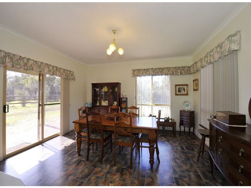180 Riverland Drive, Stake Hill WA 6210