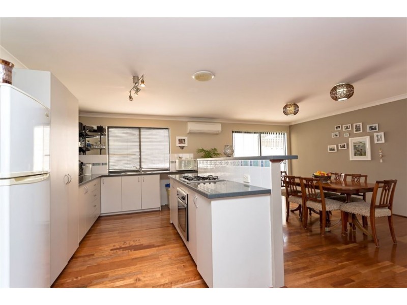 52 Chatsworth Drive, Erskine WA 6210