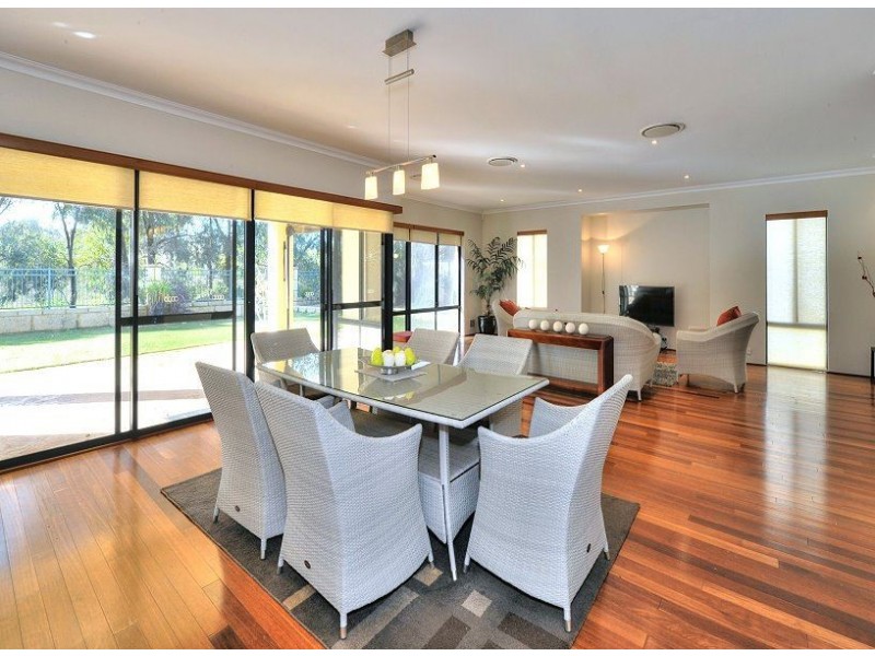 32 Brackenridge Ramble, Meadow Springs WA 6210