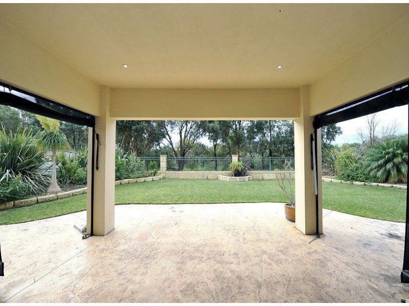 32 Brackenridge Ramble, Meadow Springs WA 6210