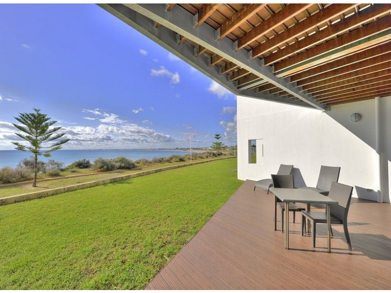 11/16 Dolphin Drive, Mandurah WA 6210