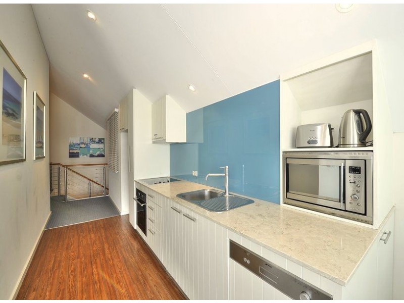 11/16 Dolphin Drive, Mandurah WA 6210