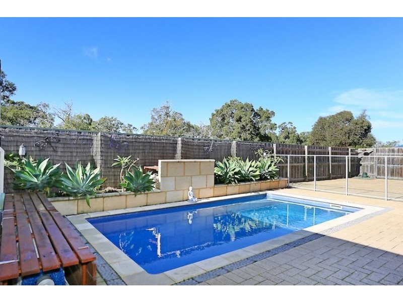 19 Riverina Avenue, Coodanup WA 6210