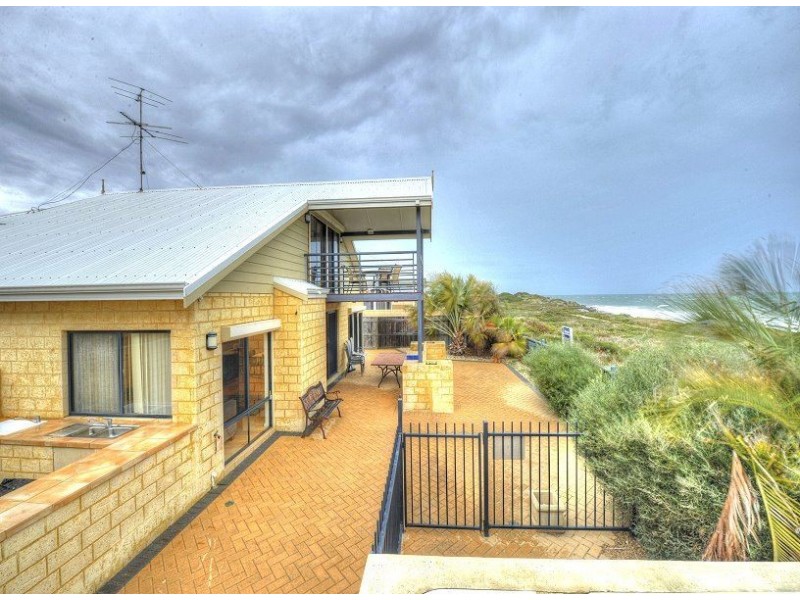 9 Capricorn Mews, Halls Head WA 6210