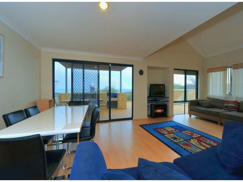 9 Capricorn Mews, Halls Head WA 6210