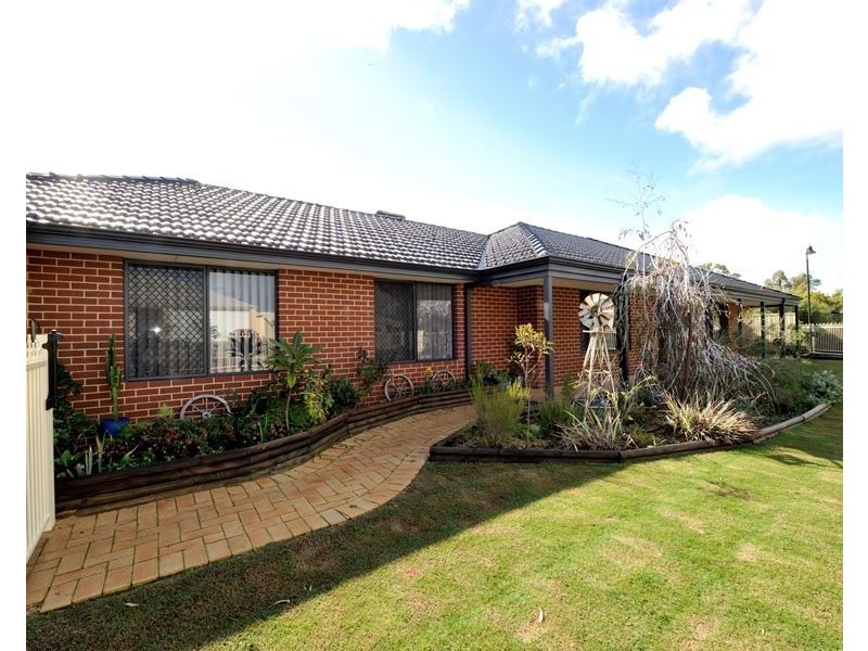 7 Adela Bend, Lakelands WA 6180