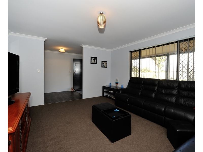 7 Adela Bend, Lakelands WA 6180