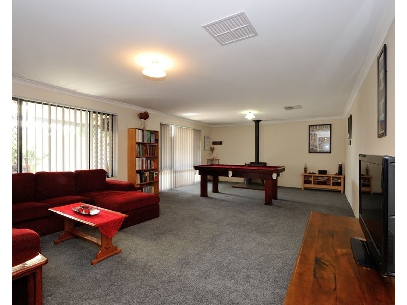 7 Adela Bend, Lakelands WA 6180