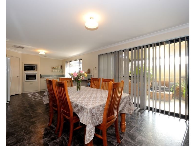 7 Adela Bend, Lakelands WA 6180