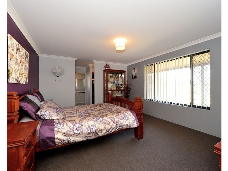 7 Adela Bend, Lakelands WA 6180