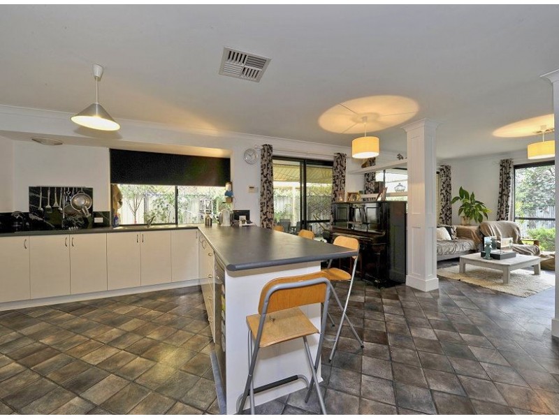 14 Eastlake Green, Meadow Springs WA 6210