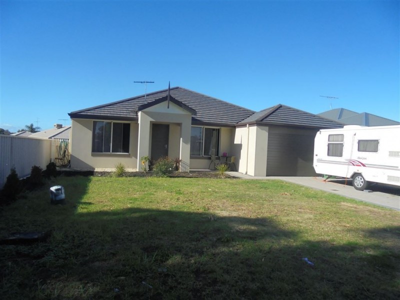 8 Regina Gardens, Greenfields WA 6210