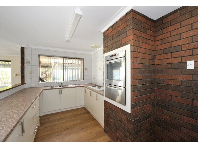 8 Irrawaddy Drive, Greenfields WA 6210