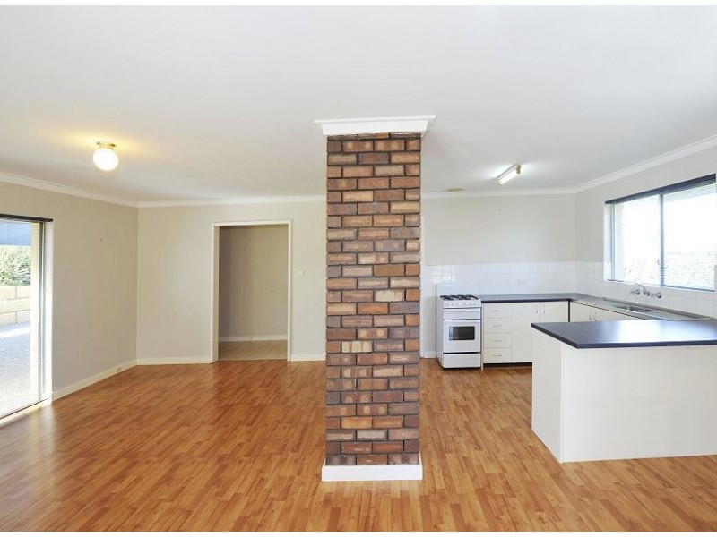 4 Heron Street, Dudley Park WA 6210