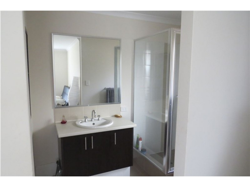 56 Highcliffe Circle, Lakelands WA 6180