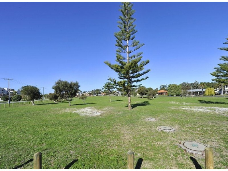 25 Shayne Street, Halls Head WA 6210