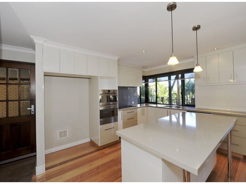 11 Wicklow Street, Halls Head WA 6210