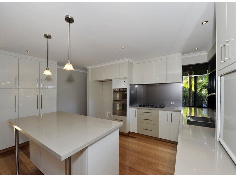 11 Wicklow Street, Halls Head WA 6210