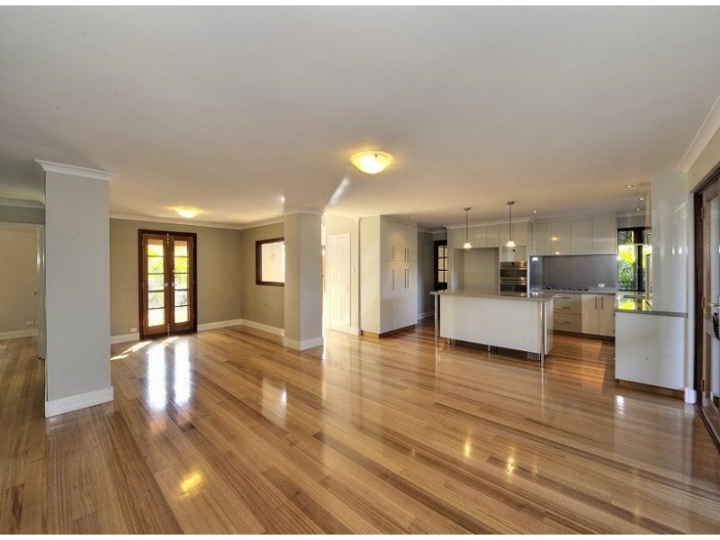 11 Wicklow Street, Halls Head WA 6210