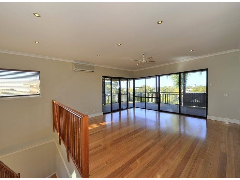 11 Wicklow Street, Halls Head WA 6210