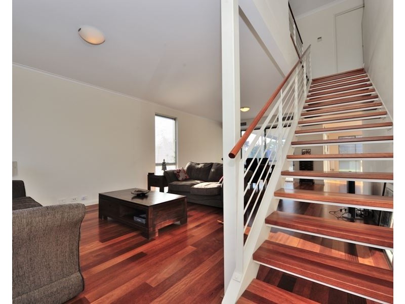 6 Arcot Court, Meadow Springs WA 6210