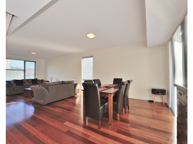 6 Arcot Court, Meadow Springs WA 6210