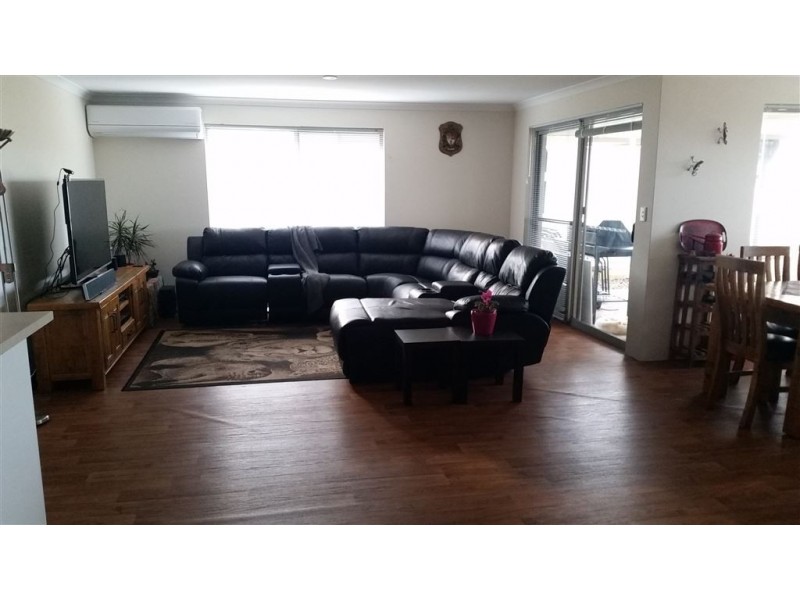 56 Highcliffe Circle, Lakelands WA 6180