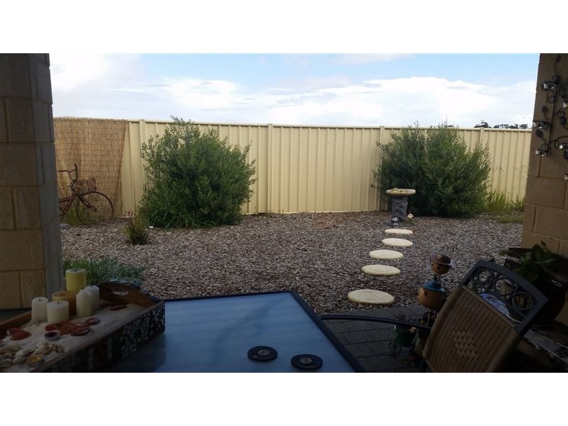 56 Highcliffe Circle, Lakelands WA 6180