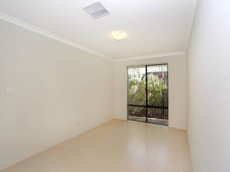 7 Philmont Way, Meadow Springs WA 6210