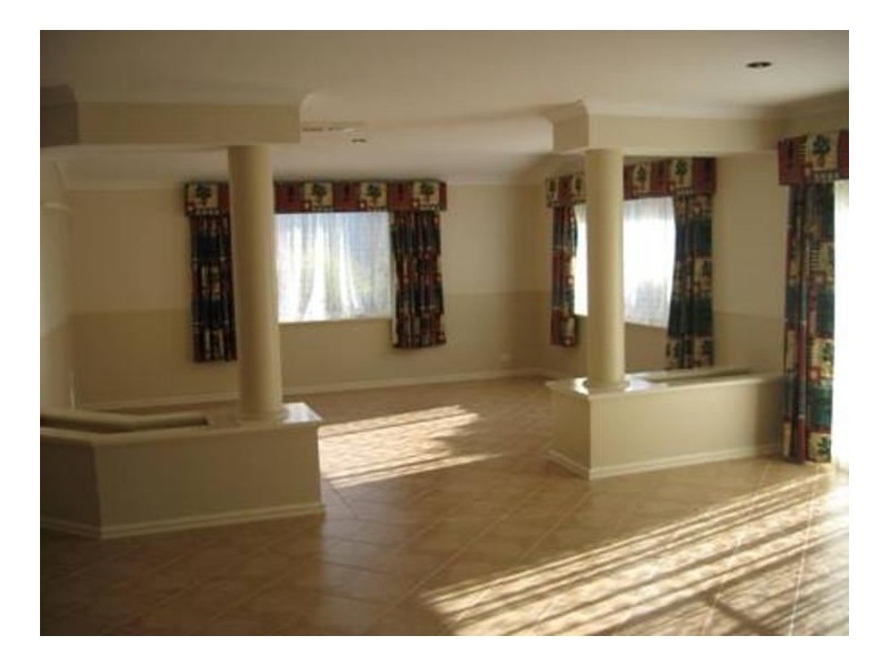 14 Malibu Point, Halls Head WA 6210