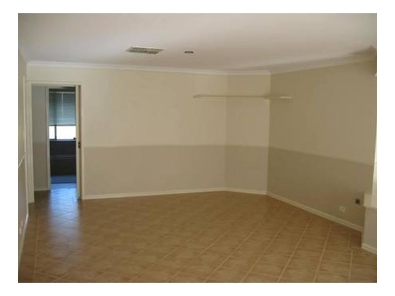 14 Malibu Point, Halls Head WA 6210