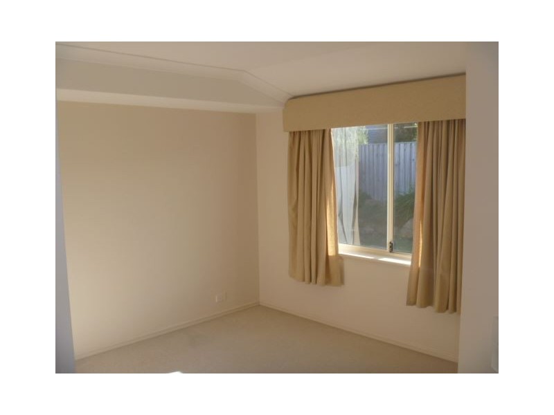 14 Malibu Point, Halls Head WA 6210