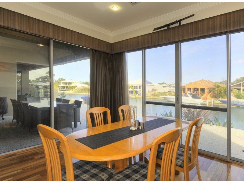 16 Ragamuffin Point, Halls Head WA 6210