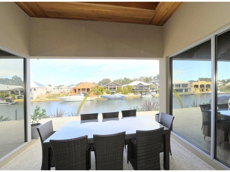 16 Ragamuffin Point, Halls Head WA 6210