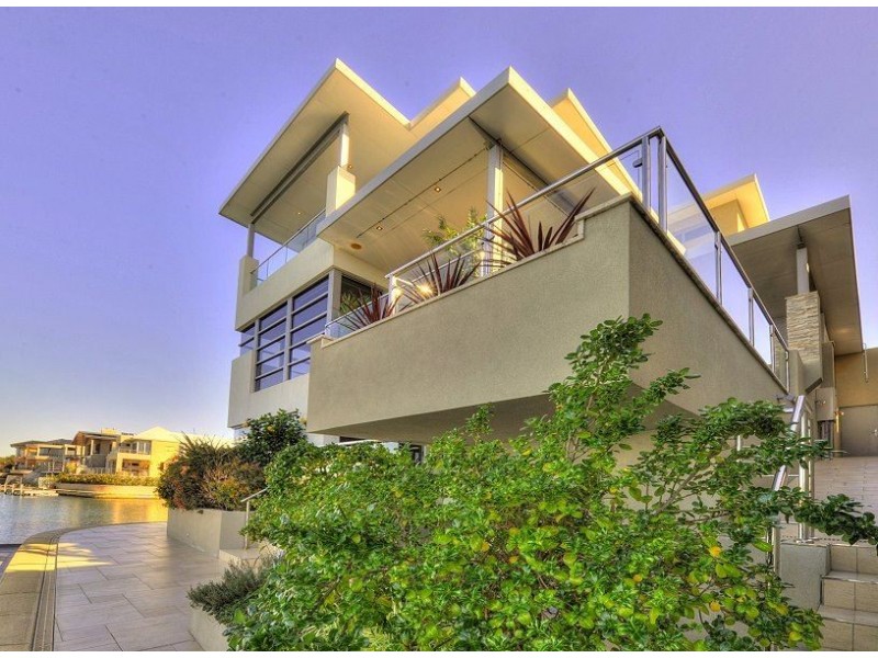 11 Nyari Court, Halls Head WA 6210