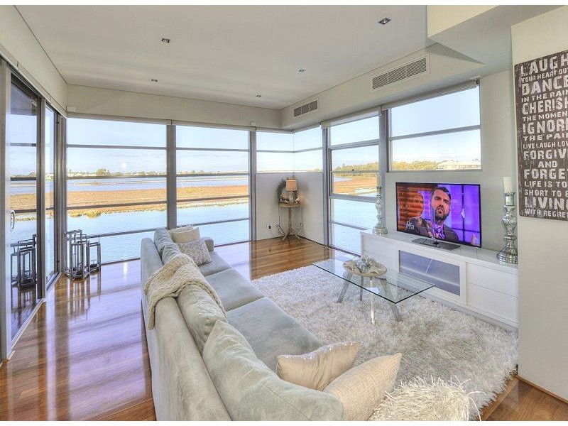 11 Nyari Court, Halls Head WA 6210