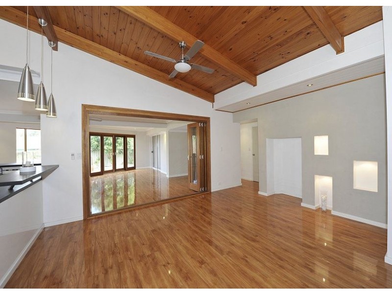 8 Barkley Place, Halls Head WA 6210