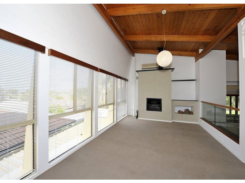 8 Barkley Place, Halls Head WA 6210