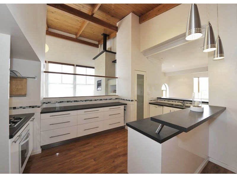 8 Barkley Place, Halls Head WA 6210