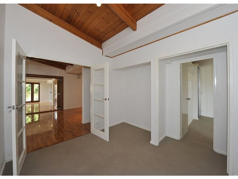 8 Barkley Place, Halls Head WA 6210