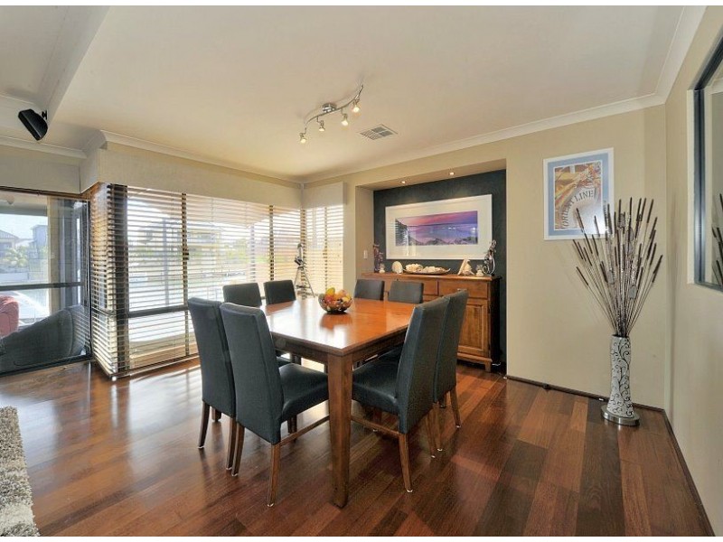 39 Leisure Way, Halls Head WA 6210